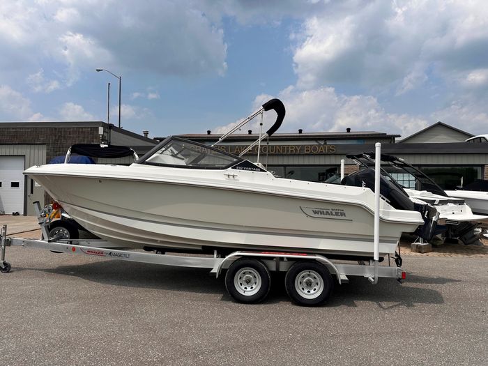 2025 Boston Whaler 210 Vantage Photo 1 of 46