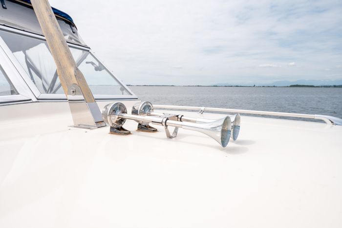 1969 Chris-Craft 27' Commander Photo 13 of 45