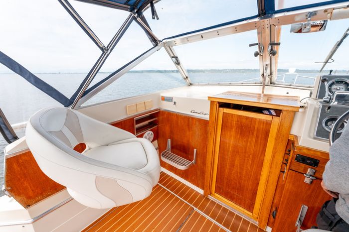 1969 Chris-Craft 27' Commander Photo 22 of 45