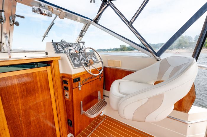 1969 Chris-Craft 27' Commander Photo 23 of 45