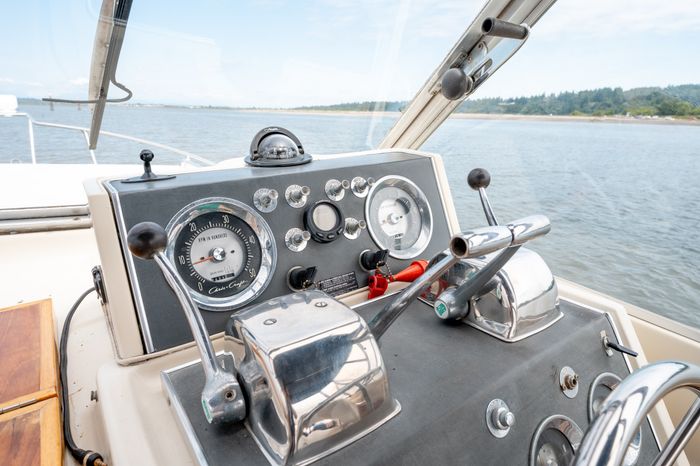 1969 Chris-Craft 27' Commander Photo 27 of 45