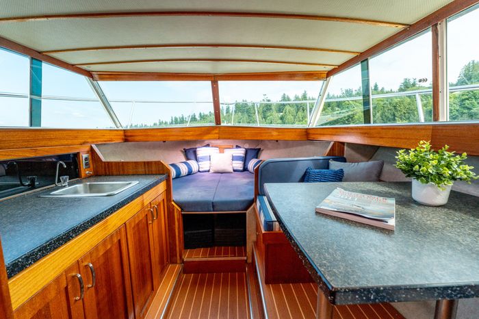 1969 Chris-Craft 27' Commander Photo 31 of 45