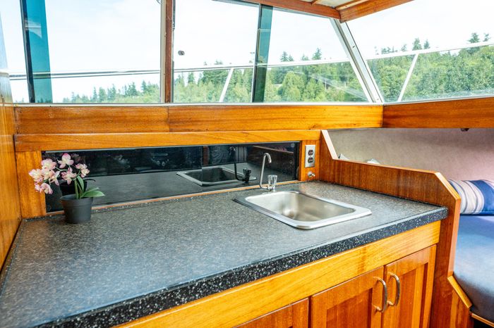 1969 Chris-Craft 27' Commander Photo 34 of 45