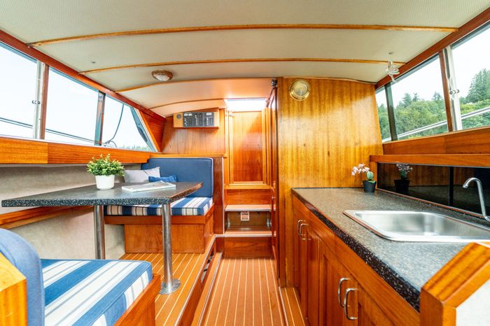 1969 Chris-Craft 27' Commander Photo 39 of 45