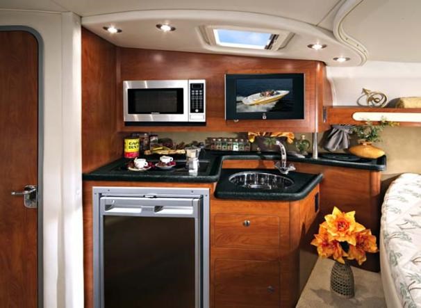 2009 Rinker 340 Express Cruiser Photo 7 sur 9