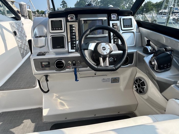 2012 Chaparral 327 SSX Photo 12 sur 25