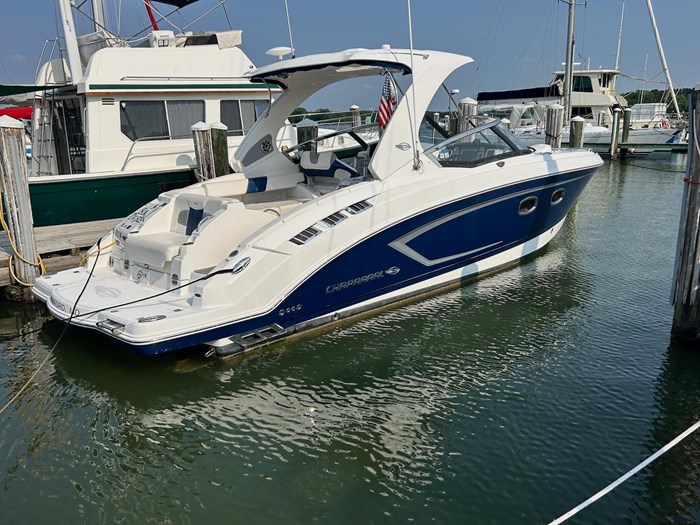 2012 Chaparral 327 SSX Photo 2 sur 25