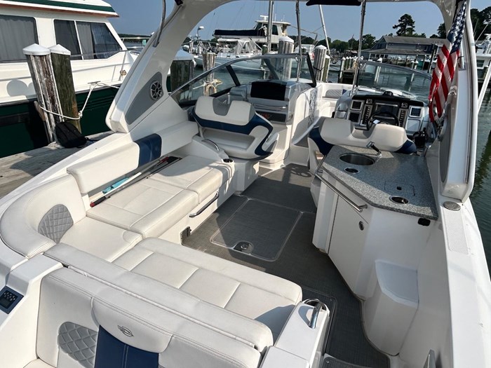 2012 Chaparral 327 SSX Photo 9 sur 25