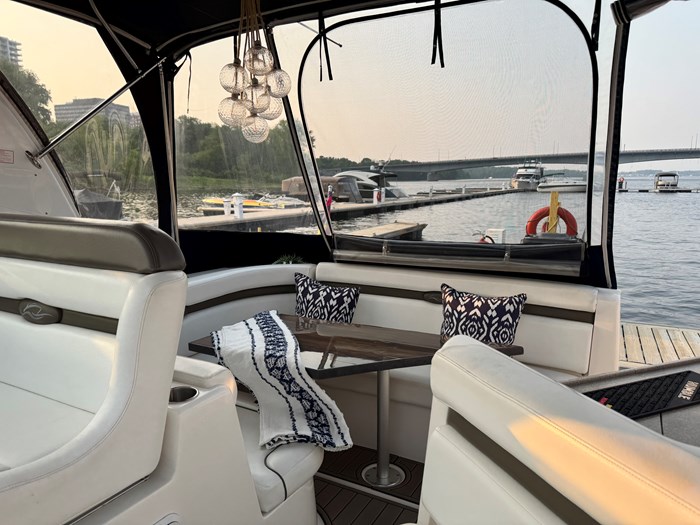 2008 Rinker 330 express cruiser Photo 10 of 21
