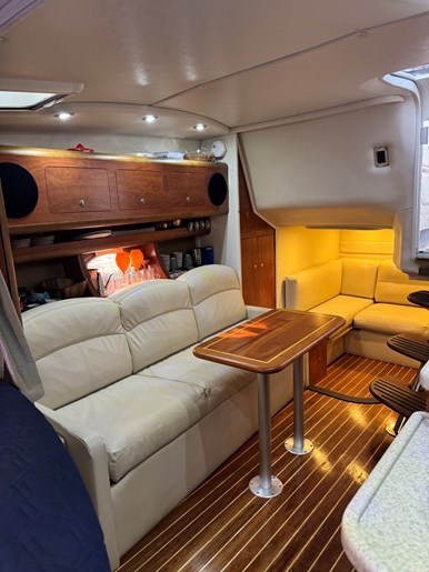2008 Rinker 330 express cruiser Photo 14 of 21