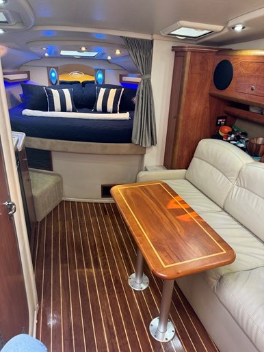 2008 Rinker 330 express cruiser Photo 15 of 21