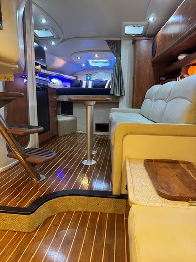 2008 Rinker 330 express cruiser Photo 17 of 21
