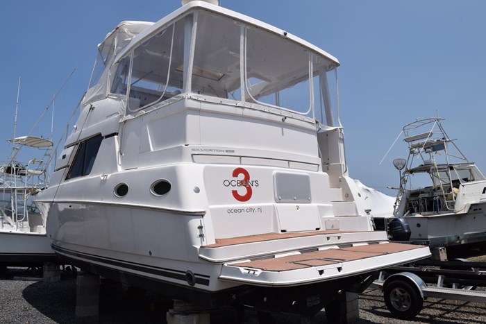 1998 Silverton 372 Motor Yacht Photo 3 sur 13