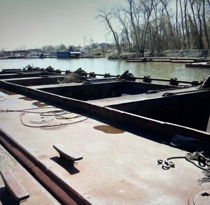 1950 100' x 30' 150 Cubic Yard Dump Scow Photo 2 sur 5