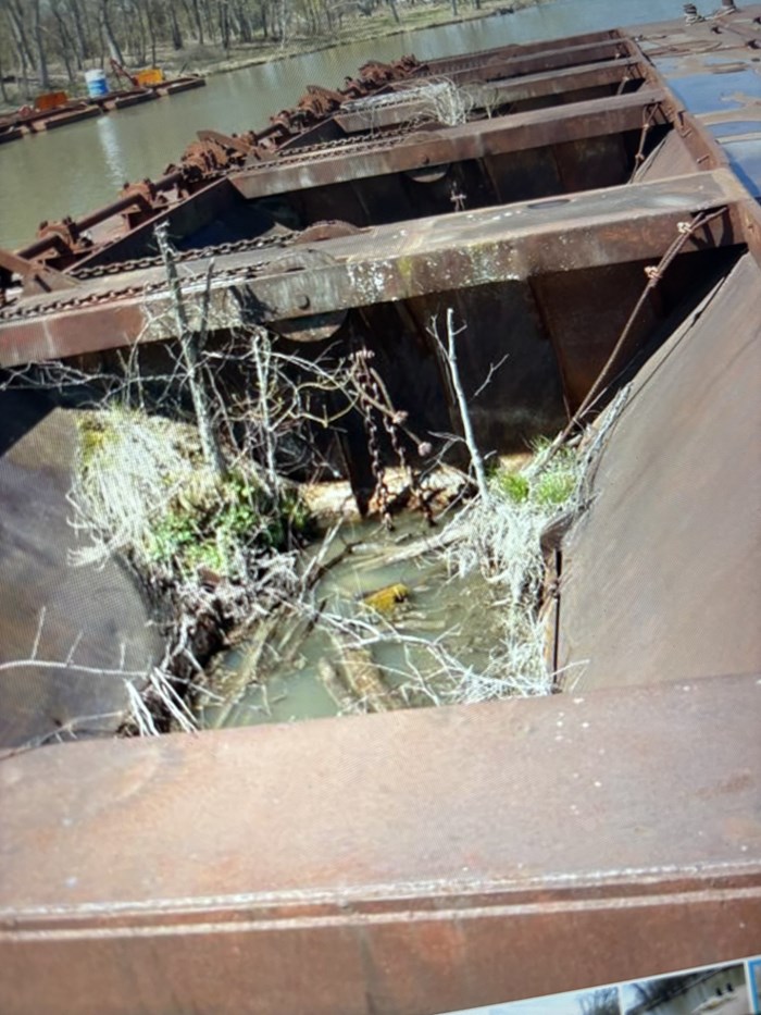 1950 100' x 30' 150 Cubic Yard Dump Scow Photo 5 sur 5