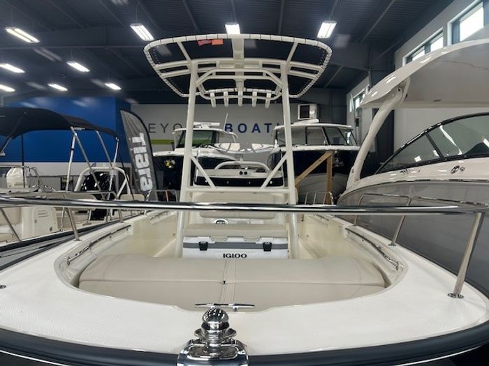 2025 Boston Whaler 190 Montauk Photo 3 sur 8