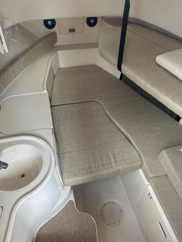 2022 Grady-White 232 Gulfstream Photo 9 of 11