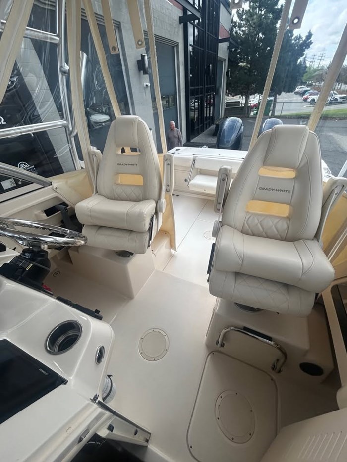 2022 Grady-White 232 Gulfstream Photo 7 of 11