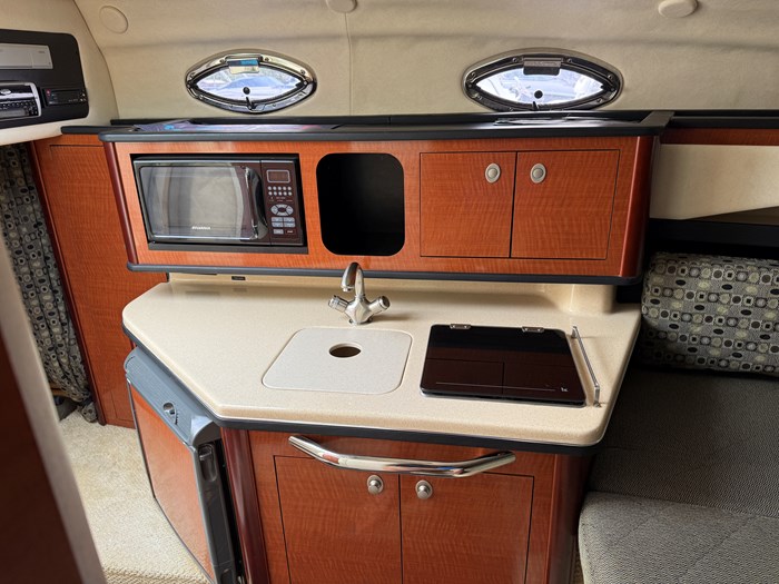 2005 Sea Ray 260 Sundancer Photo 14 of 18
