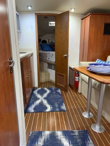 2007 Rinker 370 Express Photo 8 of 13