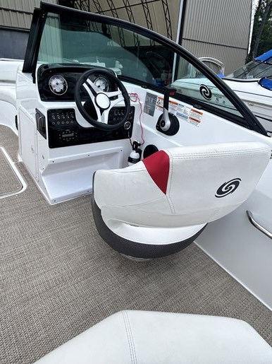 2018 Hurricane SD 187 Photo 6 of 8