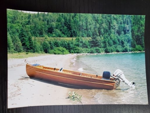 2001 Custom Made by the ROBI Family in QUebec 18- Foot Cedar Strip Boat Photo 1 of 2