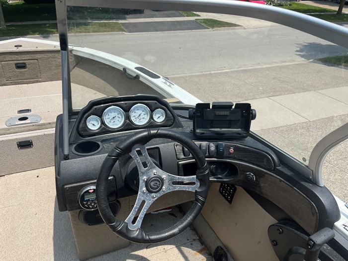 2018 Crestliner Crestliner 1850 Superhawk Photo 6 sur 7