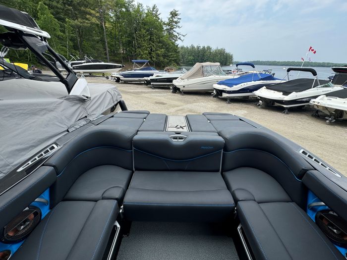 2018 MasterCraft XT22 Photo 7 of 12