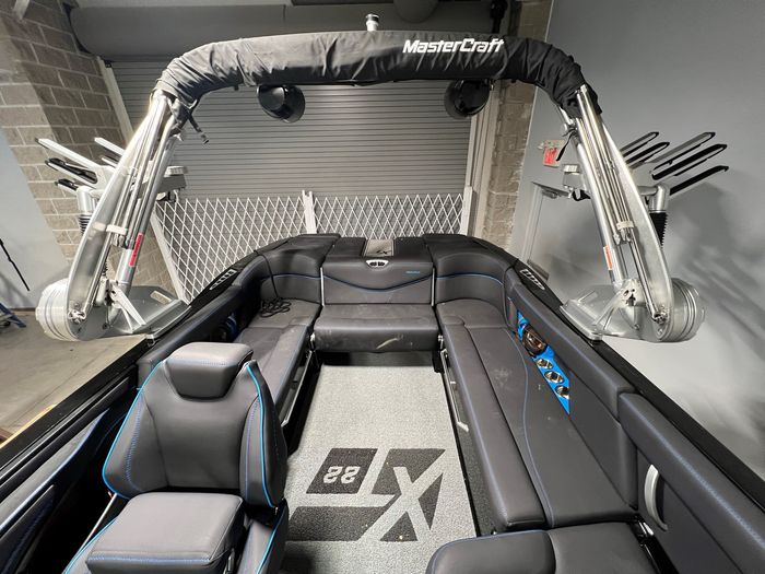 2018 MasterCraft XT22 Photo 4 of 12