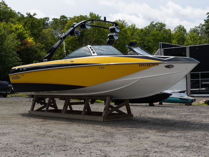 2009 Malibu 23 LSV Photo 1 of 20