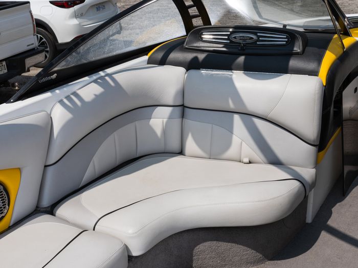 2009 Malibu 23 LSV Photo 6 of 20