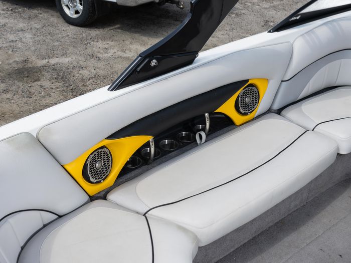 2009 Malibu 23 LSV Photo 9 of 20
