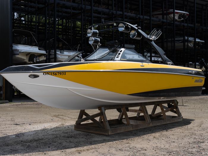 2009 Malibu 23 LSV Photo 3 of 20