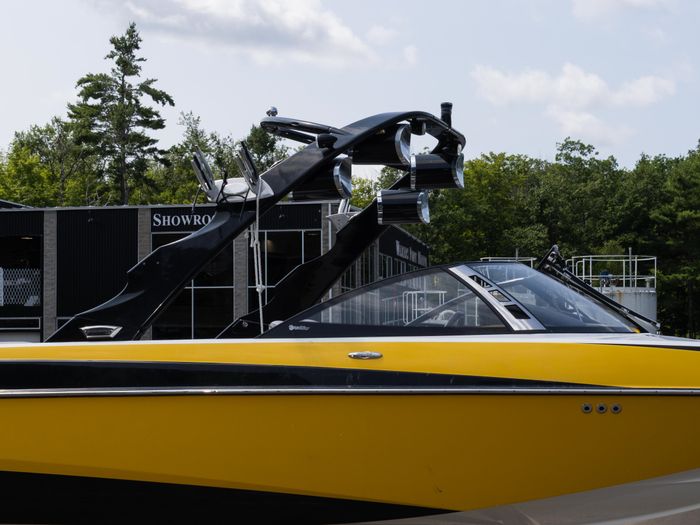 2009 Malibu 23 LSV Photo 11 of 20