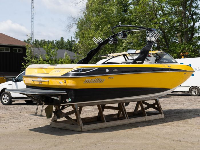 2009 Malibu 23 LSV Photo 12 of 20