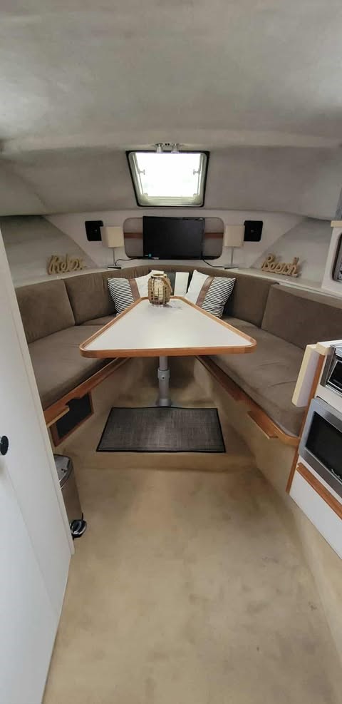1989 CARVER RIVIERA 2807 Photo 12 of 22