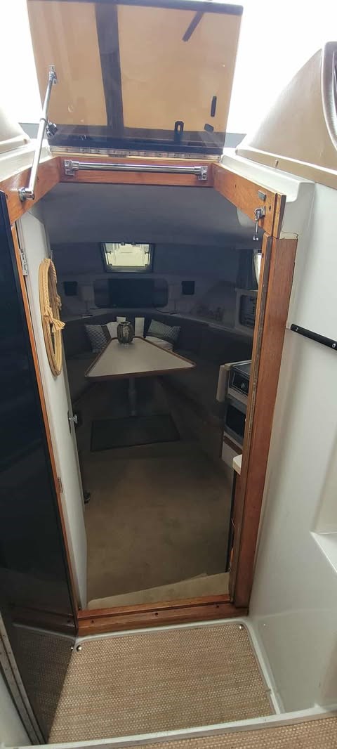 1989 CARVER RIVIERA 2807 Photo 11 of 22