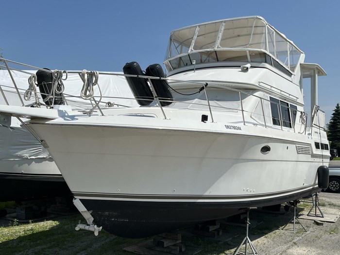 1996 Carver 370 Aft Cabin Photo 2 sur 63