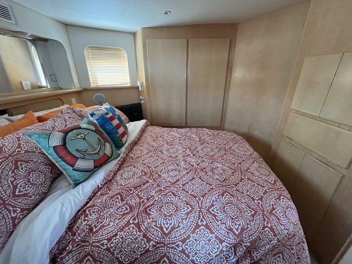 1996 Carver 370 Aft Cabin Photo 56 sur 63