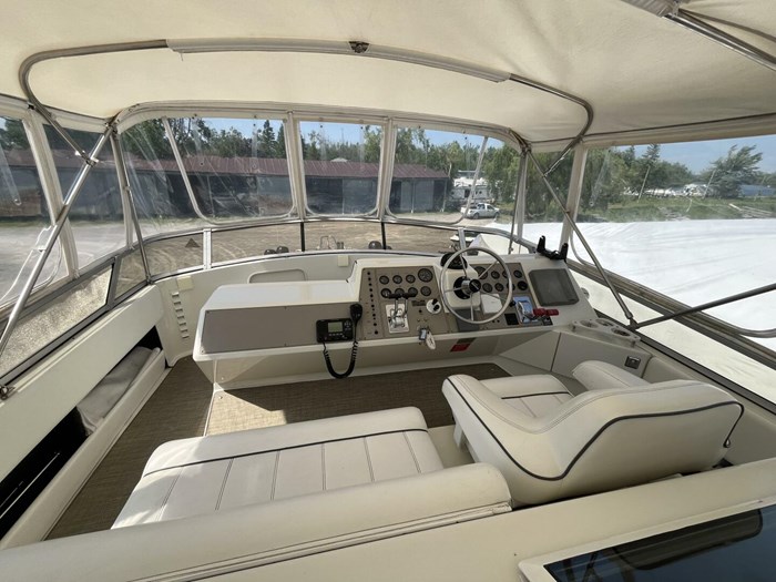 1996 Carver 370 Aft Cabin Photo 20 sur 63