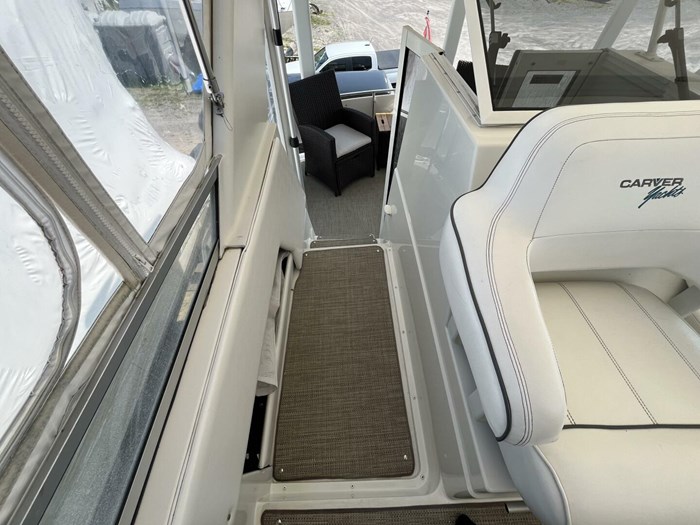 1996 Carver 370 Aft Cabin Photo 34 sur 63