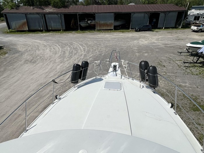 1996 Carver 370 Aft Cabin Photo 23 sur 63