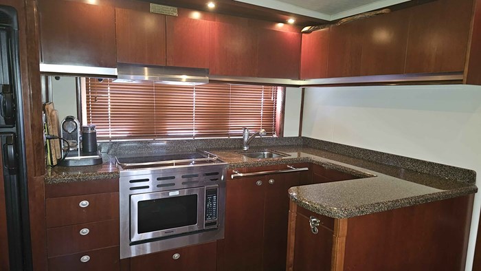 2006 Sea Ray 48 Sundancer Photo 23 sur 35