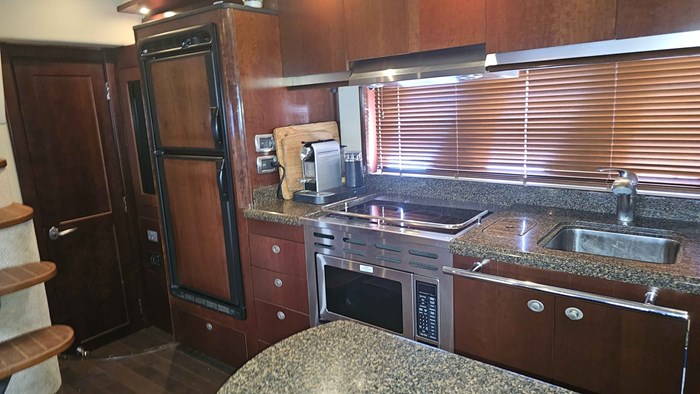 2006 Sea Ray 48 Sundancer Photo 24 sur 35