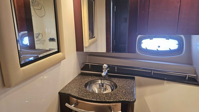 2006 Sea Ray 48 Sundancer Photo 27 sur 35