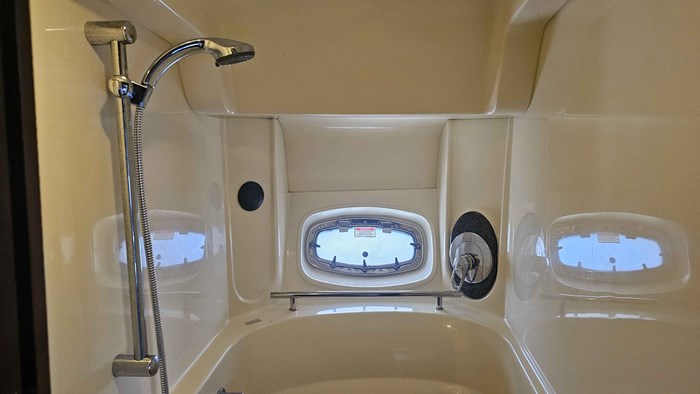 2006 Sea Ray 48 Sundancer Photo 28 sur 35