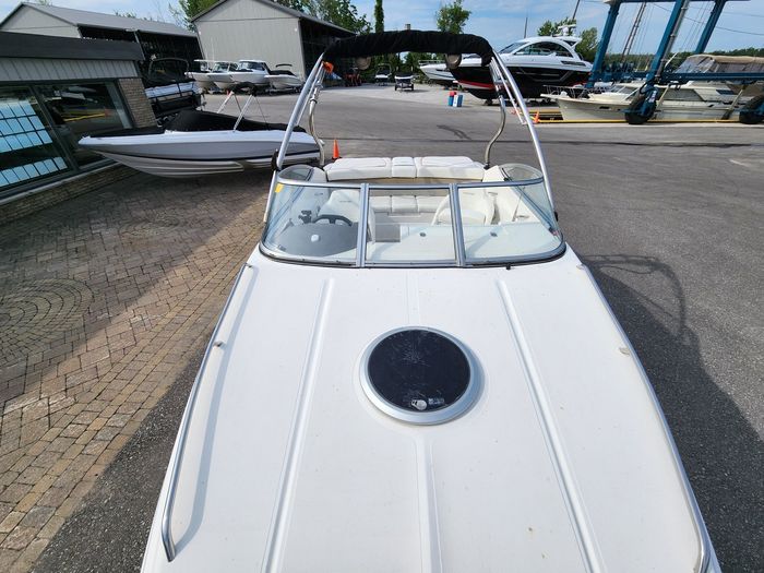 2009 Rinker 210 MTX Cuddy Photo 12 sur 35