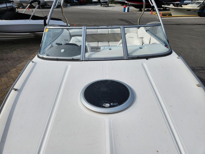 2009 Rinker 210 MTX Cuddy Photo 13 sur 35