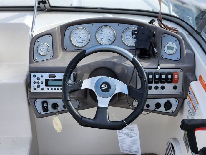 2009 Rinker 210 MTX Cuddy Photo 24 sur 35