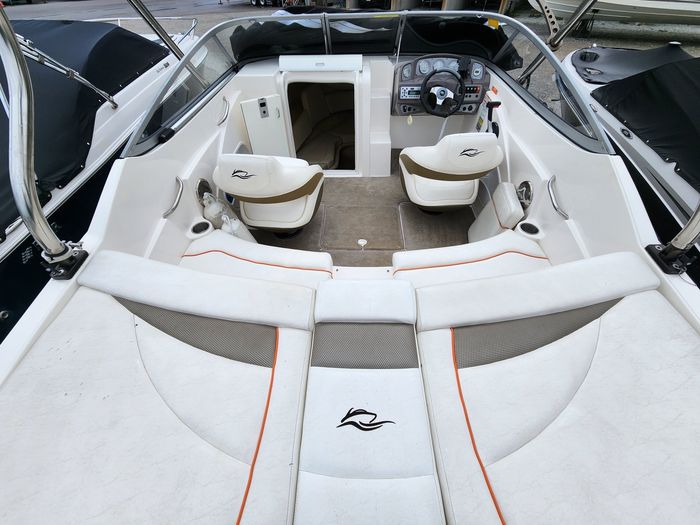 2009 Rinker 210 MTX Cuddy Photo 21 sur 35
